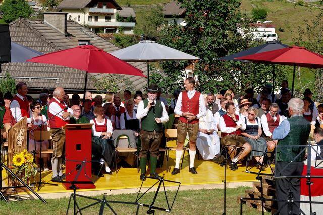 li. Landesobmann Blasmusikverband Salzburg Balthasar Gwechenberger, re. Landeskappelmeister Roman Gruber. | Foto: Peter Bolha