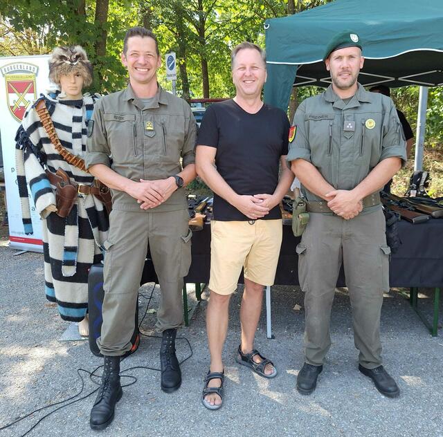 Oberst Gottfried Reiter, Mario Jaksch und Zugsführer Christian Preiner | Foto: Victoria Nagy