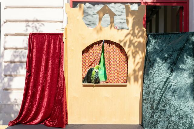Kinder durften sich über eine Puppenshow freuen. | Foto: Rene Brunhölzl