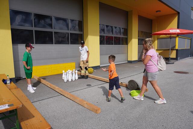 Ein vielfältiges Kinderprogramm sorgte am Nachmittag für viel Vergnügen.  | Foto: Alicia Martin Gomez