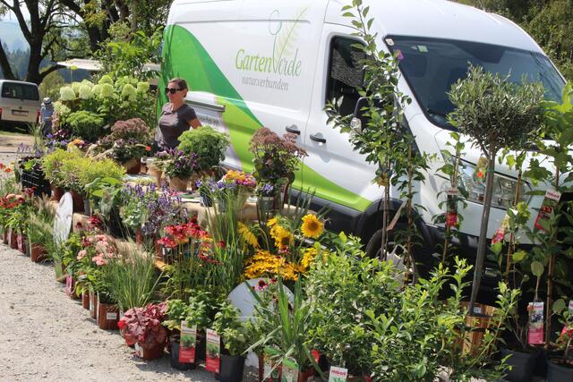 Jungbäume heimischer Obstsorten und heimische Sträucher und Gartenpflanzen gab es beim Stand vonGartenVerde zu kaufen,  | Foto: Robert Cupak