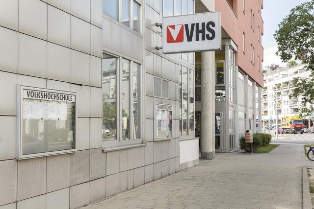 Am 17. September findet die Lange Nacht der Volkshochschulen (VHS) statt. An 20 Standorten können verschiedene Kurse, Ausstellungen und Events besucht werden. | Foto: Carolina Frank