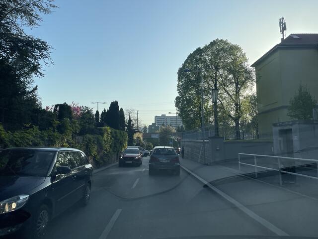 Auch rund um die Peter-Tunner-Straße in Eggenberg weicht man in der Früh großräumig aus. | Foto: MeinBezirk
