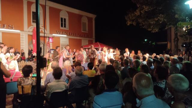 Szene mit dem Quacksalber Dulcamara... | Foto: Günther Koch 