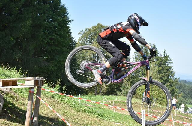 Tobias Supantschitsch gewinnt den U15 Enduro Race. | Foto: RC Petzen Arbö