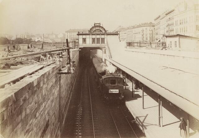 Die Stadtbahnstation Karlsplatz im Jahr 1899. | Foto: Friedrich Strauß/Wien Museum