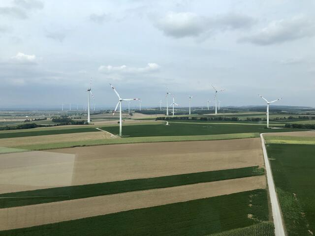 Die Elektrolyseanlage soll mit Windkraft, Wasserkraft und Biomasse betrieben werden.  | Foto: Michalka