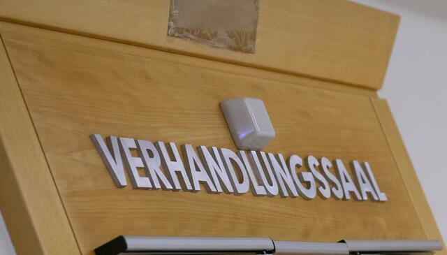 Ein Jahr nach dem Überfall muss sich der Tatverdächtige dafür sowie weitere Delikte vor einem Wiener Gericht verantworten.  | Foto:  Martin Juen / SEPA.Media / picturedesk.com