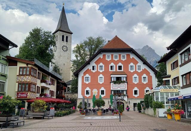 Rathaus Platz  | Foto: H.Bachinger 