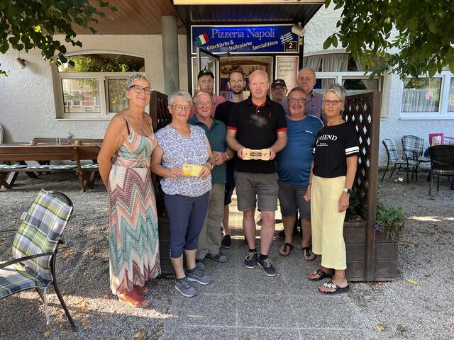 "Fleischhacker Fredl Gedenkturnier": Mitglieder der Sozialdemokraten aus der Gemeinde Gresten-Land schnapsten es sich in der Pizzeria aus. | Foto: SPÖ Gresten-Land