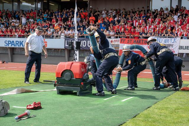 Kaumberg beim Löschangriff | Foto: Christian Teis