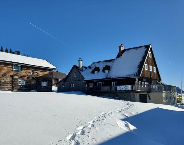 Die neue Schutzhütte auf der Hinteralm soll Sommer und Winter bewirtschaftet werden. | Foto: AV Edelweiß