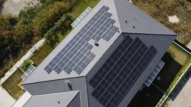 Auf der Wohnanlage der Neuen Eisenstädter in Leithaprodersdorf wurde eine 41,3 kWp PV-Anlage installiert.  | Foto: Neue Eisenstädter