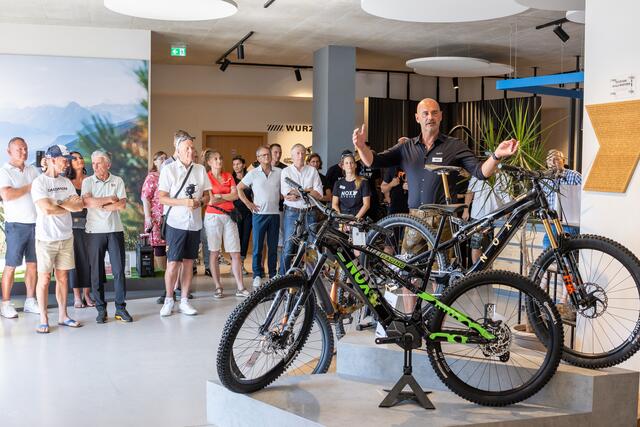 Die Eröffnung bei NOX-Cycles war ein großer Erfolg. Viele Gäste wohnten der Veranstaltung bei.  | Foto: NOX Cycles