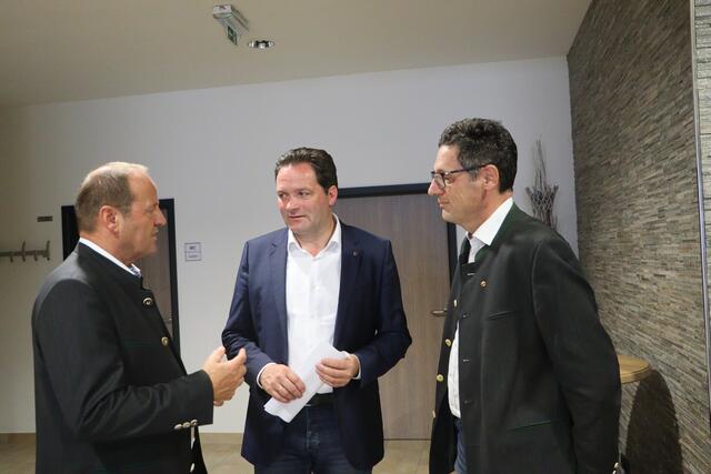 LHSTv. Josef Geisler, BM Norbert Totschnig und Bauernbunddirektor Peter Raggl. | Foto: Seelos