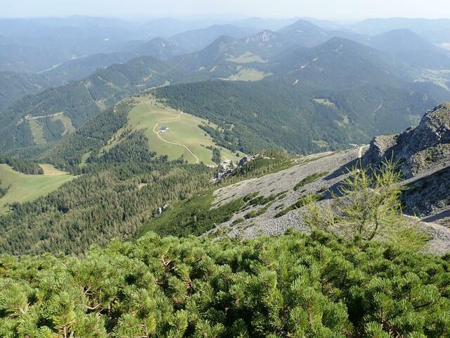 Blick vom Fadensteig auf Almreserlhaus und Putzwiese