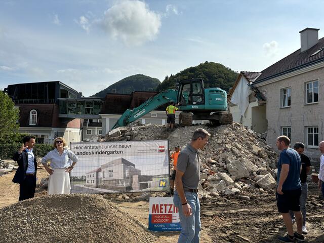 Spatenstich für den Kindergarten-Ausbau in Randegg | Foto: Roland Mayr
