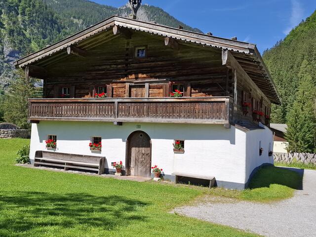 Auch im urigen Arlerhof wird gespielt.