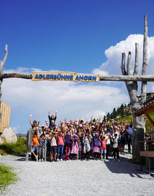 Die Mitarbeiter des "Gepflegten Wohnen" Mayrhofen verbrachten einen tollen Tag am Ahorn.  | Foto: MBB