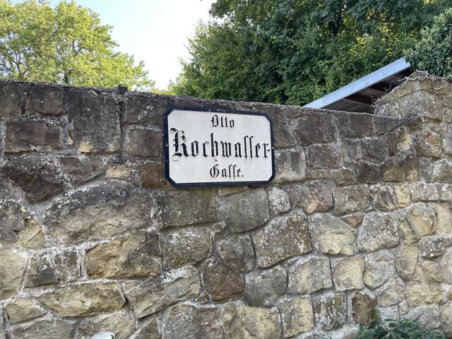 In der Otto-Kochwasser gibt es eine Einbahn, die Radfahrer, die von Klosterneuburg kommen, zum Absteigen zwingt. Oder man wählt die B14.  | Foto: MeinBezirk/Seebacher