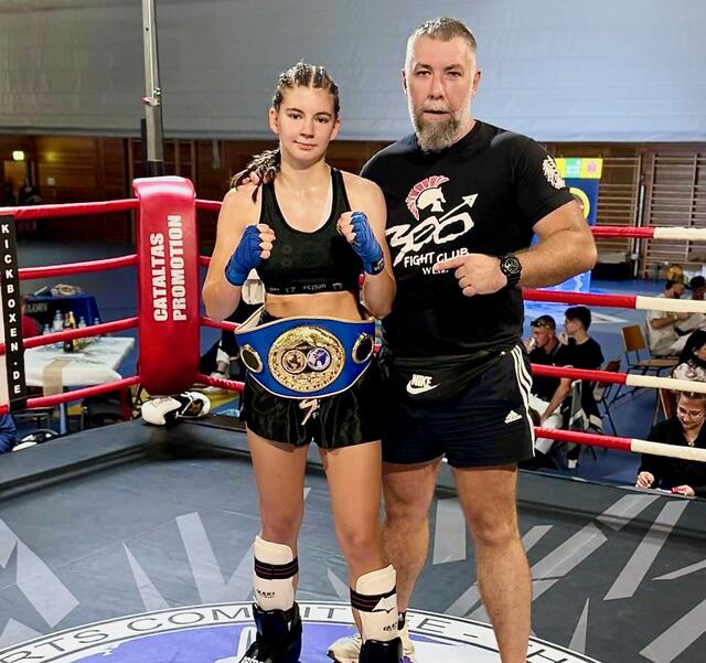 Sarah Gschiel mit ihrem Cheftrainer Hrvoje Kisasondi. | Foto: zVg