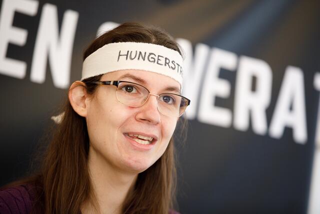 Martha Krumpeck - hier zu sehen im Jahr 2022 - plant erneut einen Hungerstreik. | Foto: FLORIAN WIESER / APA / picturedesk.com