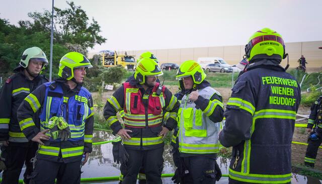 13 Feuerwehren waren im Einsatz. | Foto: Pressestelle BFK Mödling / Stur