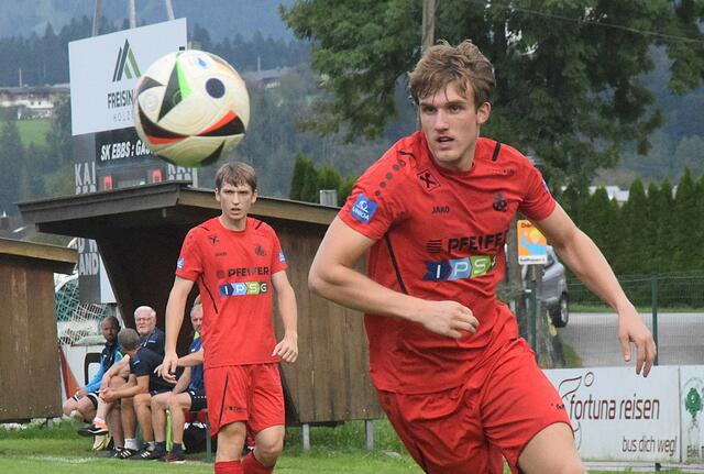 Marco Juffinger (Kundl) hatte in Ebbs einen schweren Stand (3:0). | Foto: Schwaighofer