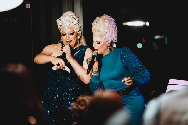 Gigi La Pajette (rechts im Bild) und Grazia Patricia beantworteten auch Fragen aus dem Publikum. | Foto: Georg Kritsch