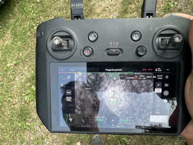 Mit Wärmebildkameras wird der Wald auf Glutnester untersucht.  | Foto: Pressedienst AFKDO Bruck/Leitha