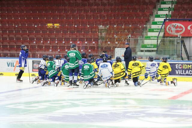 Neben seiner Rolle als Nachwuchsleiter trainiert Robert Moser die U17. | Foto: VSV/Krammer