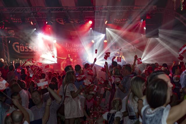 Von 26. September bis 13. Oktober 2024 findet wieder die Wiener Kaiser Wiesn im Prater statt. Mit dabei: hochkarätige Acts, köstliche, traditionelle Speisen und eine super Stimmung. | Foto: Wiener Kaiser Wiesn