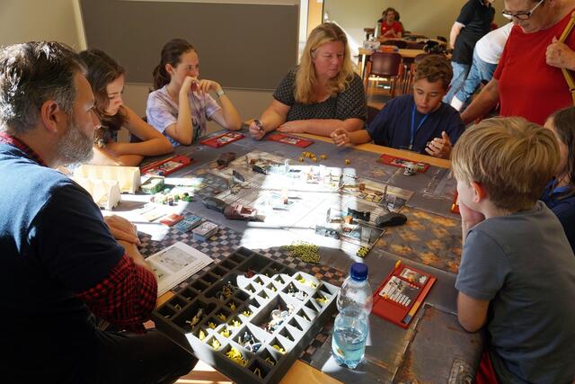 Spiele für klein und groß. | Foto: Helga Nitsche