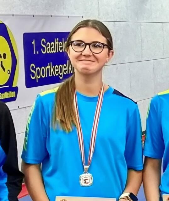 Die U-15 Spielerin Lisa Trixl vom 1. KC Saalfelden erzielte bereits am ersten Spieltag in der 3. Landesliga neue persönliche Bestleistung mit 537 Kegeln | Foto: SSKV