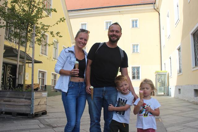 Kerstin und Stefan mit Mario und Sarah Ramler. | Foto: Huber