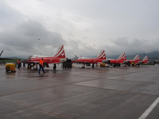 Flugzeuge der Patrouille Suisse  | Foto: Gaube