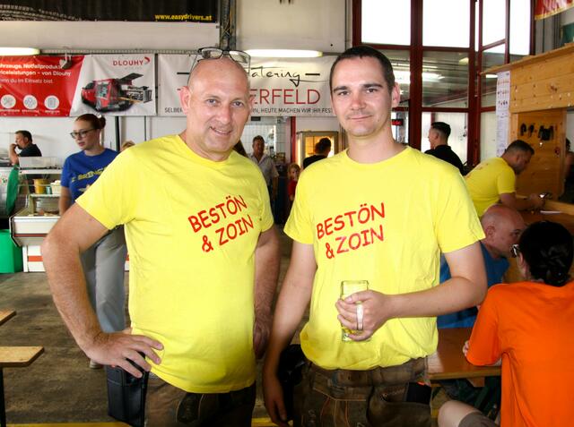 In Lederhosen Werner Rosenstingl und Dominik Zeh. | Foto: Christian Nowotny