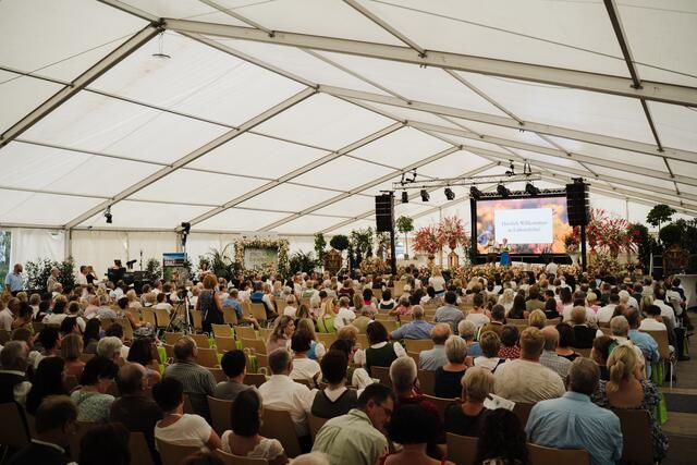 Gut besuchtes Festzelt bei der Verleihung der Flora 2024 in Laßnitzhöhe. | Foto: David Günzberg
