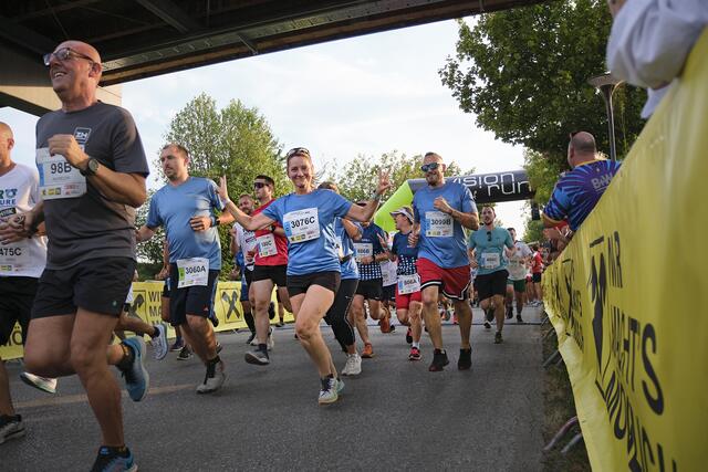 Stimmungsvolle Atmosphäre am Eventgelände mit vielfältigem Rahmenprogramm | Foto: Attila Izmir