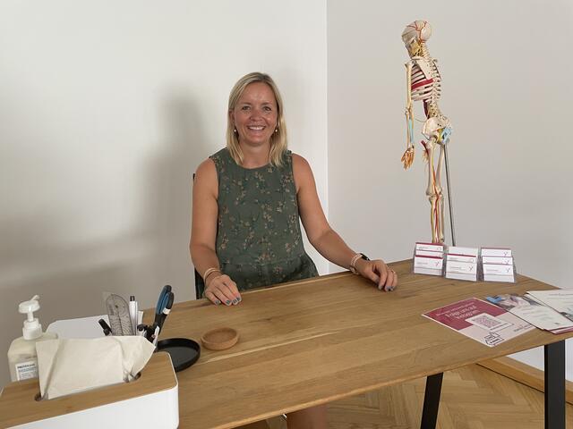 In ihrem Podcast klärt Franziska Sieß über Beschwerden im Hals-, Kiefer- und Kopfbereich und ihre Ursachen auf. | Foto: Tamara Winterthaler/MeinBezirk