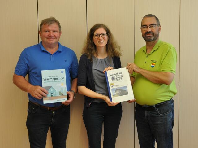 Bgm. Josef Unterberger, Daniela Mössbichler (GDA), AL Florian Kammerhuber | Foto: Markgemeinde Wolfsbach