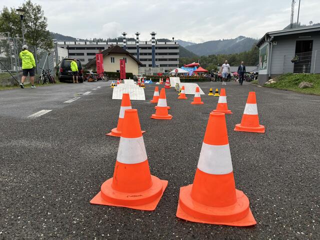 Für Kinder und Jugendliche war ein Parcours aufgebaut, den sie mit ihrem Fahrrad bestreiten konnten. | Foto: MeinBezirk