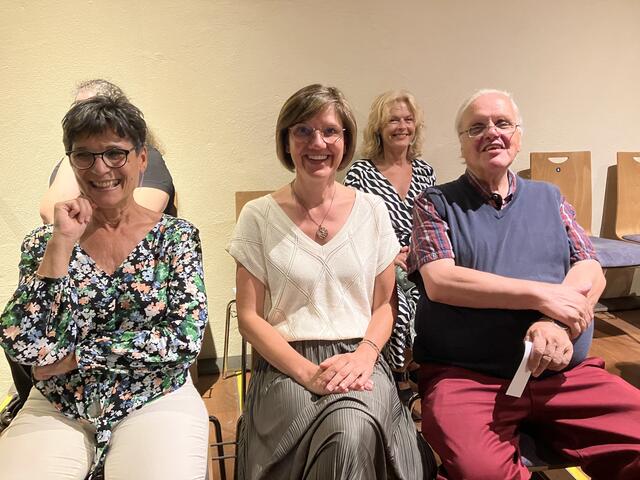 von links: Gabriela Rosenkranz, Marion Sorger und Pfarrer Walter Reichel