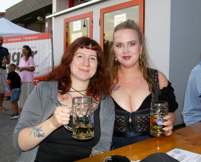 Katharina Hofbauer und Nadine Rainer. | Foto: Christian Nowotny