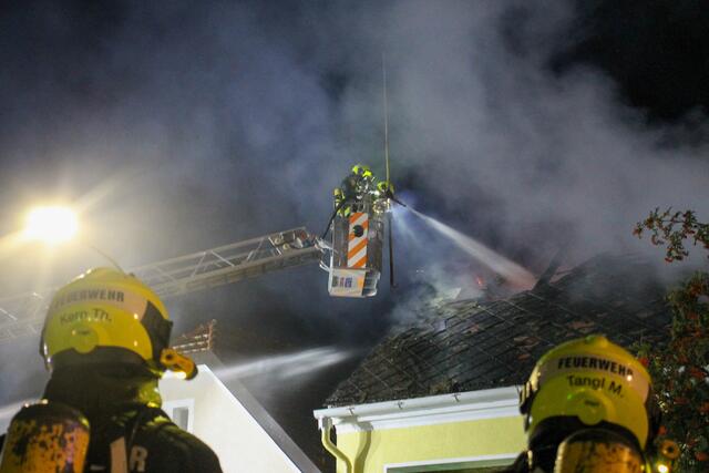 Die Feuerwehren im Löscheinsatz | Foto: Bezirksfeuerwehrkommando Oberwart/Alexander Flaschberger