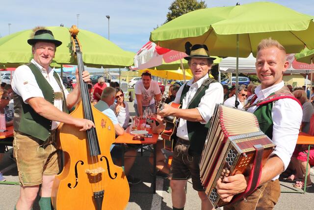Die Kreuzmichl-Musi spielte sich beim Werndorfer Schmankerlfest in die Sympathien der Besucher. | Foto: Edith Ertl