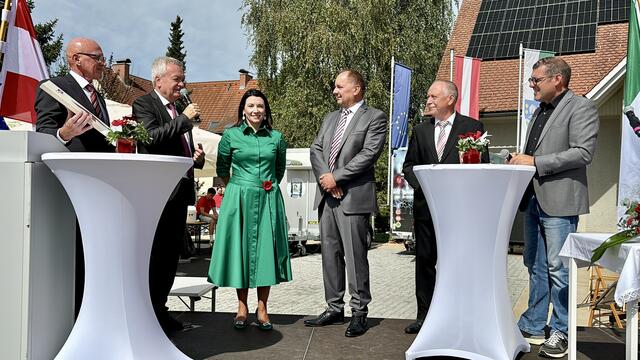 LH-Stv. Anton Lang würdigte in seiner Ansprache das Wirken von Hubert Isker und bedankte sich für die Zusammenarbeit, die stets auf Augenhöhe statt fand. | Foto: Brigitte Gady