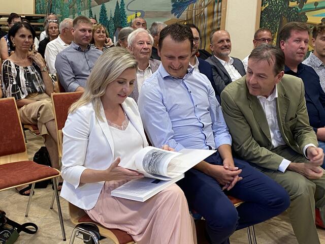 Ministerin Susanne Raab nahm an der Eröffnung teil