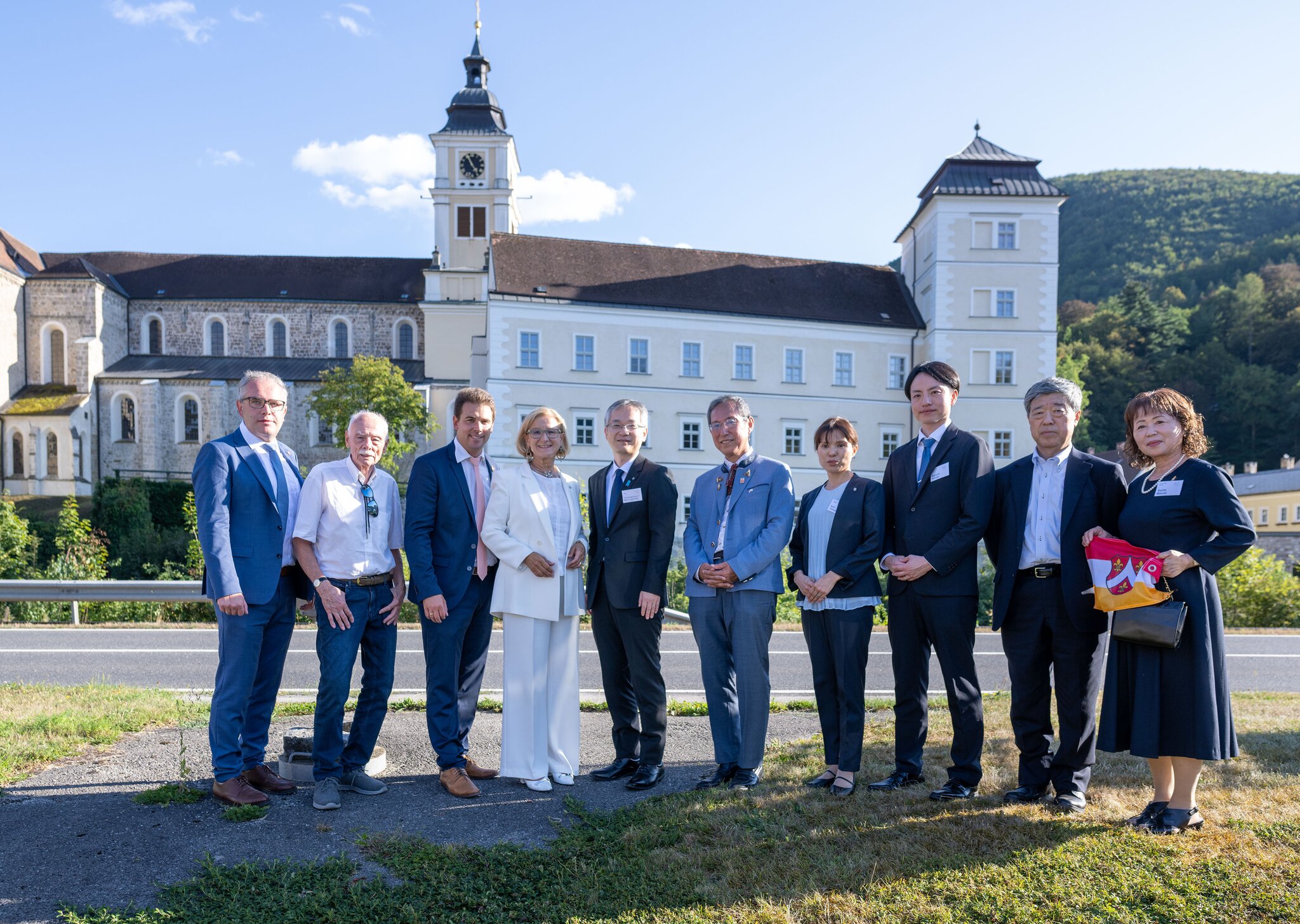 Festumzug Mit 500 Mitwirkenden Lilienfeld Feiert 50 Jahre festumzug-mit-500-mitwirkenden-lilienfeld-feiert-50-jahre