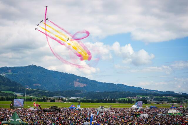 Die spanische Patrulla Aguila begeisterte die Massen. | Foto: Red Bull Content Pool